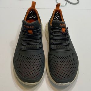 Crocs literide pacer youth J5 shoes. Orange and gray